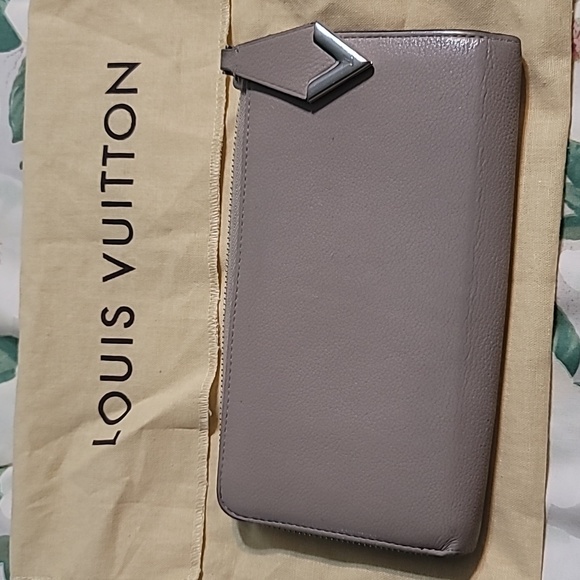 Louis Vuitton Grained Veau Cachemire Comete V Zippy Wallet Grey MI3165 +Dust Bag - Picture 5 of 15